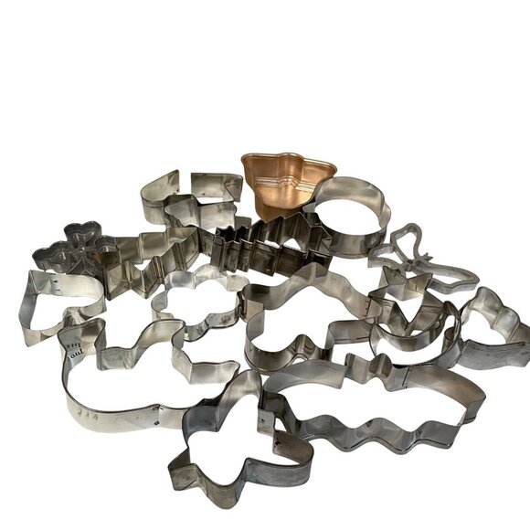 Celebrate It Metal Cookie Cutter Baking Set getting pieces - Picture 9 of 10